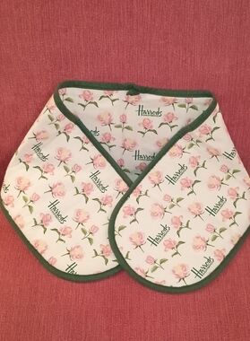 Harrods Knightsbridge Vintage Pink Rose Print Tea Set Oven Mit